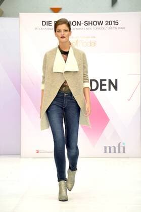 Darya bei der Fashion Show mit den Kandidatinnen der 10. Staffel von Germany s Next Topmodel in den Riem Arcaden. München, 05.09.2015 Foto:xP.xSchönbergerx xFuturexImage