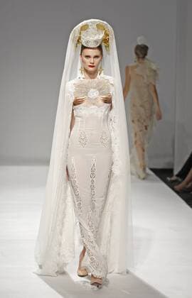 Sept. 5, 2015 - Kiev, Ukraine - A model presents a creation by Armenian designer VAHAN KHACHATRYAN during the Mercedes-Benz Kiev Fashion Days in Kiev,Ukraine,05 September 2015. The event presents Spring Summer 2016 collections by Ukrainian and international designers from 3 to 6 September. Kiev Ukraine - ZUMAg194