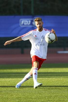 Matt Pokora - Prominentenfussball mit Spielern aus Entertainment und Politik - Club Varietes vs Parlementaire - 08 09 2015 GwendolineLeGoff Panoramic 