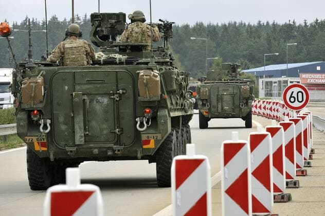 U.S. convoy riding from the U.S. base in Vilseck, Bavaria, entered the Czech Republic at the Rozvadov border crossing Rozvadov, West Bohemia, Czech Republic, on Wednesday, September 9, 2015 (CTKxPhoto SlavomirxKubes) CTKPhotoP201509090405701  kbs_07