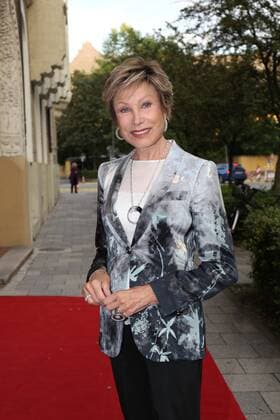 Dr. med. Antje-Katrin Kühnemann, Susanne Wiebe Fashion Art Show in Muenchen am 09.09.2015