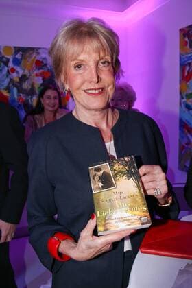 Maja Schulze-Lackner, (Buch), Susanne Wiebe Fashion and Art Show in Muenchen am 09.09.2015