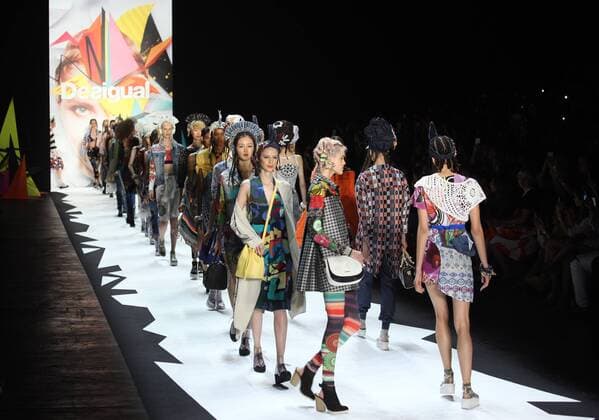 (150910) -- NEW YORK, Sept. 10, 2015 -- Models present creations of the Spring Summer 2016 Desigual collection during the New York Fashion Week in New York, the United States, on Sept. 10, 2015. ) U.S.-NEW YORK-NYFW-DESIGUAL WuxXia 