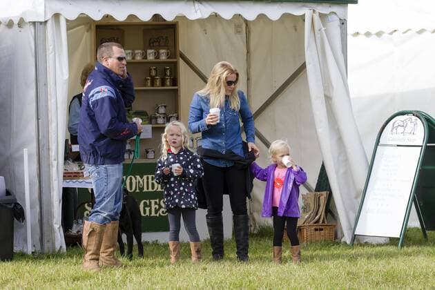 . 12 09 2015. Minchinhampton, United Kingdom. Whatley Manor International Horse Trials. Gatcombe Park. Peter and Autumn Phillips with their daughter Savannah and Isla.  xi-Imagesx IIM-11002-0002