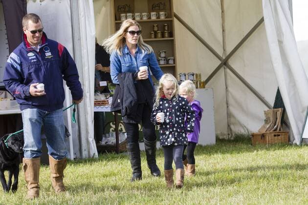 . 12 09 2015. Minchinhampton, United Kingdom. Whatley Manor International Horse Trials. Gatcombe Park. Peter and Autumn Phillips with their daughter Savannah and Isla.  xi-Imagesx IIM-11002-0003