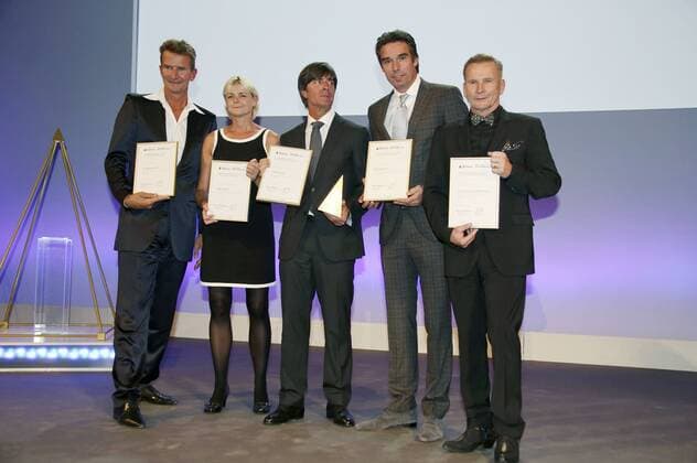 Dr. Michael Groß, Anja Fichtel, Joachim Jogi Löw, Michael Stich und Dr. Hans-Georg Aschenbach bei der Verleihung der Goldenen Sportpyramide 2015 in der Handelskammer. Hamburg, 12.09.2015 Foto:xgbrcix xFuturexImage