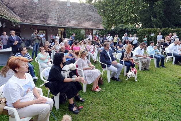 Garden of Eden of Angels Museum held a concert for pets 16.09.2015., Croatia, Varazdin - Garden of Eden of Angels Museum held a concert for pets. The concert was attended by singer Sanja Dolezal and Minister of Social Welfare and Youth Milanka Opacic with her dog Jumper.  MarkoxJurinec PIXSELL