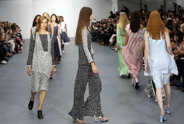 . 18 09 2015. London, United Kingdom. J.JS Lee show - London Fashion Week S S 2016-Day One.  xStephenxLockx xi-Imagesx IIM-11053-0002