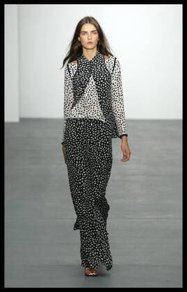 . 18 09 2015. London, United Kingdom. J.JS Lee show - London Fashion Week S S 2016-Day One.  xStephenxLockx xi-Imagesx IIM-11053-0011