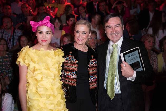 Cristina Cifuentes, Pedro J Ramirez y Cosima Ramirez en el desfile de Agatha Ruiz de la Prada en la Mercedes Benz Fashion Week 2015 de Madrid. 588 cordon press Cristina Cifuentes, Pedro J Ramirez and Cosima Ramirez at the Agatha Ruiz de la Prada s catwalk in Mercedes Benz Fashion Week 2015 in Madrid. 