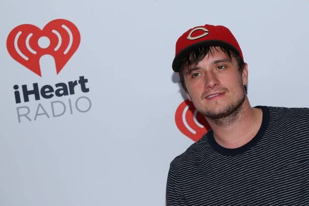 Josh Hutcherson arrives in the press room for the iHeartRadio Music Festival at the MGM Grand Hotel in Las Vegas, Nevada on September 18, 2015.  LAV20150918114 JAMESxATOA