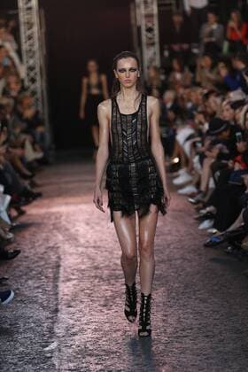 . 19 09 2015. London, United Kingdom. Julien Macdonald show-London Fashion Week-S S 2016-Day two.  xStephenxLockx xi-Imagesx IIM-11062-0017