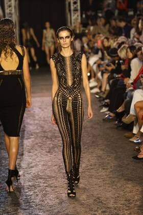 . 19 09 2015. London, United Kingdom. Julien Macdonald show-London Fashion Week-S S 2016-Day two.  xStephenxLockx xi-Imagesx IIM-11062-0022