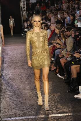 . 19 09 2015. London, United Kingdom. Julien Macdonald show-London Fashion Week-S S 2016-Day two.  xStephenxLockx xi-Imagesx IIM-11062-0027