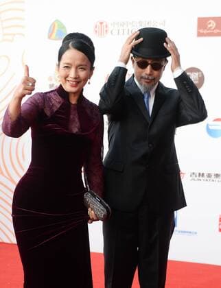 ENTERTAINMENT RED CARPET Preisverleihung Goldene Hahn in Changchun (150919) -- CHANGCHUN, Sept. 19, 2015 -- Actress Lyu Liping and actor Sun Haiying pose on the red carpet before the Award Ceremony of the 24th China Golden Rooster & Hundred Flowers Film Festival in Jilin City, northeast China s Jilin Province, Sept. 19, 2015. )(mcg) CHINA-CHANGCHUN-GOLDEN ROOSTER & HUNDRED FLOWERS FILM FESTIVAL (CN) LinxHong 