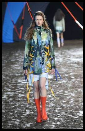 . 19 09 2015. London, United Kingdom. Music festival chic complete with a muddy catwalk at the Hunter Original show at London Fashion Week-S S 2016 -Day two.  xStephenxLockx xi-Imagesx IIM-11063-0012