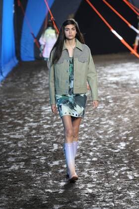 . 19 09 2015. London, United Kingdom. Music festival chic complete with a muddy catwalk at the Hunter Original show at London Fashion Week-S S 2016 -Day two.  xStephenxLockx xi-Imagesx IIM-11063-0016