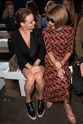 . 19 09 2015. London, United Kingdom. Stella McCartney and Anna Wintour in the front row at the Hunter Original show at London Fashion Week-S S 2016 -Day two.  xStephenxLockx xi-Imagesx IIM-11063-0035
