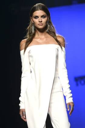 Model bei der Roberto Torretta Fashion Show auf der Mercedes-Benz Fashion Week Madrid Spring Summer 2016. Madrid, 19.09.2015 Roberto Torretta Model 