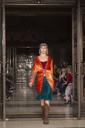London, UK. 19 09 2015. Runway show of designer Maral Yazarloo for Maral - House of Middle East and Asia at Fashion Scout during London Fashion Week. London Fashion Week, Maral at Fashion Scout, London, UK 