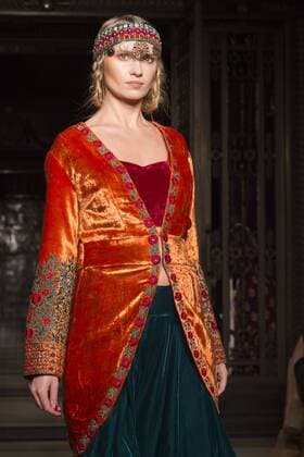 London, UK. 19 09 2015. Runway show of designer Maral Yazarloo for Maral - House of Middle East and Asia at Fashion Scout during London Fashion Week. London Fashion Week, Maral at Fashion Scout, London, UK 