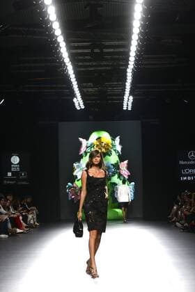 Model bei der Ana Locking Fashion Show auf der Mercedes-Benz Fashion Week Madrid Spring Summer 2016. Madrid, 19.09.2015 Ana Locking Model 