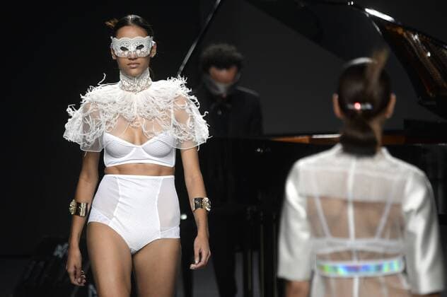 Model bei der Ion Fiz Fashion Show auf der Mercedes-Benz Fashion Week Madrid Spring Summer 2016. Madrid, 20.09.2015 Ion Fiz Model 