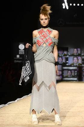 Model bei der Maria ke Fisherman Fashion Show auf der Mercedes-Benz Fashion Week Madrid Spring Summer 2016. Madrid, 20.09.2015 Maria ke Fisherman Model 