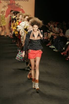 Modeschau Vivienne Westwood,Mercedes Benz Fashionweek 2009, Berlin Bebelplatz 20.07.2008. Mercedes Benz Fashionweek 2009 Berlin