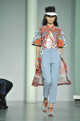ENTERTAINMENT MODE Mailand Fashion Week - Stella Jean Modenschau Milan Fashion Week, Women Spring Summer 2016. Milano, Moda Donna, Primavera Estate 2016.STELLAJEAN Catwalk. Pictured: models  RiccardoxGiordano