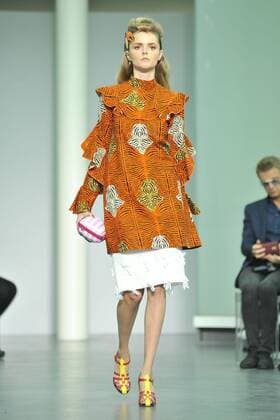 ENTERTAINMENT MODE Mailand Fashion Week - Stella Jean Modenschau Milan Fashion Week, Women Spring Summer 2016. Milano, Moda Donna, Primavera Estate 2016.STELLAJEAN Catwalk. Pictured: models  RiccardoxGiordano