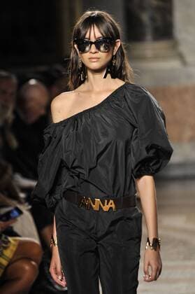 ENTERTAINMENT MODE Mailand Fashion Week - Blugirl Modenschau Milan Fashion Week, Women Spring Summer 2016. Milano, Moda Donna, Primavera Estate 2016. BLUGIRL catwalk Pictured: models  RiccardoxGiordano Fotosicki