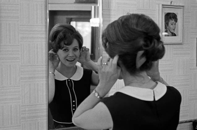 Die deutsche Schauspielerin Lotti Krekel zu Besuch in München, Deutschland 1960er Jahre. German actress Lotti Krekel visiting Munich, Germany 1960s. 24x36Neg74 Copyright: HeinzxBrowers UnitedArchives1000756