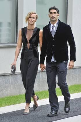 ENTERTAINMENT CELEBRITIES Mailand Fashion Week - Prominenz bei Giorgio Armani Modenschau Milan Fashion Week, Women Spring Summer 2016. Milano, Moda Donna, Primavera Estate 2016. GIORGIO ARMANI front row Pictured: Federica Pellegrini e Filippo Magnini  RiccardoxGiorrdanox Fotosicki