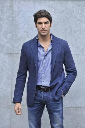 ENTERTAINMENT CELEBRITIES Mailand Fashion Week - Prominenz bei Giorgio Armani Modenschau Milan Fashion Week, Women Spring Summer 2016. Milano, Moda Donna, Primavera Estate 2016. GIORGIO ARMANI front row Pictured: Cayetano Rivera  RiccardoxGiorrdanox Fotosicki