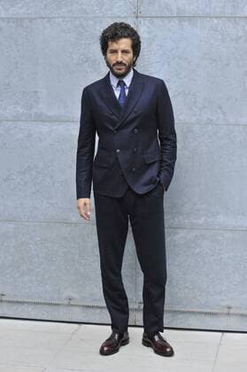 ENTERTAINMENT CELEBRITIES Mailand Fashion Week - Prominenz bei Giorgio Armani Modenschau Milan Fashion Week, Women Spring Summer 2016. Milano, Moda Donna, Primavera Estate 2016. GIORGIO ARMANI front row Pictured: Francesco Scianna  RiccardoxGiorrdanox Fotosicki