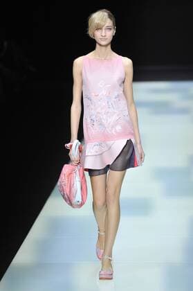 ENTERTAINMENT MODE Mailand Fashion Week - Giorgio Armani Modenschau Milan Fashion Week, Women Spring Summer 2016. Milano, Moda Donna, Primavera Estate 2016. GIORGIO ARMANIcatwalk Pictured: models  RiccardoxGiorrdanox Fotosicki