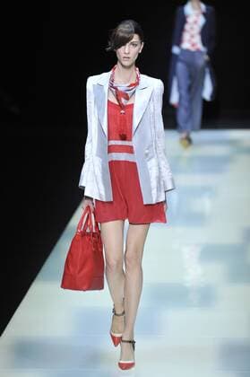 ENTERTAINMENT MODE Mailand Fashion Week - Giorgio Armani Modenschau Milan Fashion Week, Women Spring Summer 2016. Milano, Moda Donna, Primavera Estate 2016. GIORGIO ARMANIcatwalk Pictured: models  RiccardoxGiorrdanox Fotosicki