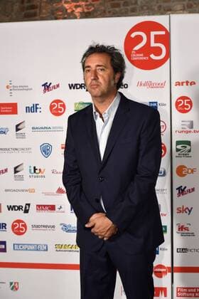 Der italienische Filmemacher Paolo Sorrentino kommt am 01.10.2015 in Köln zur Preisverleihung der 25. Cologne Conference. Ausgezzeichnet werden herausragende Leistungen aus der internationalen Film- und Fernsehbranche. Vom 25.09. bis 01.10. findet das Festival für herausragendes Fernsehen und unabhängige Filmkultur in Köln statt.