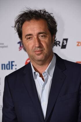 Der italienische Filmemacher Paolo Sorrentino kommt am 01.10.2015 in Köln zur Preisverleihung der 25. Cologne Conference. Ausgezzeichnet werden herausragende Leistungen aus der internationalen Film- und Fernsehbranche. Vom 25.09. bis 01.10. findet das Festival für herausragendes Fernsehen und unabhängige Filmkultur in Köln statt.
