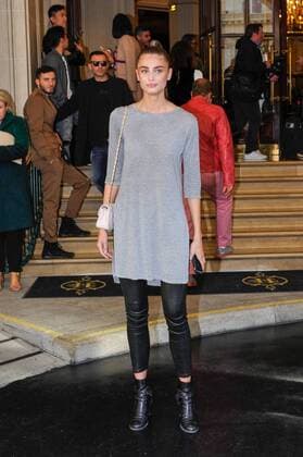 Bella Hadid - Paris Fashion Week, Modenschau Balmain - Paris, Frankreich - 01 10 2015 ThierryBreton Panoramic 