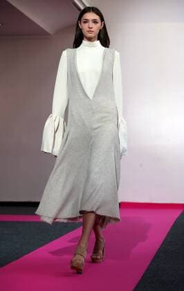 A model takes to the catwalk during the presentation of Diogo Miranda s collection as part of the 2016 Spring-Summer ready-to-wear Fashion Week in Paris, on October 3, 2015.  PAR20151003114 MAYAxVIDON-WHITE
