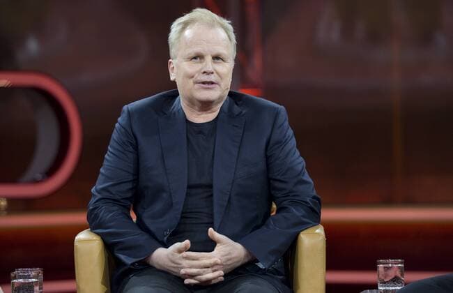 Deutschland, Berlin, Gasometer, Günther Jauch spricht in seiner ARD Talkshow mit Herbert Grönemeyer über Flüchtlingsrepublik Deutschland Ð wo liegen unsere Grenzen?, 04.10.2015