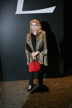 Catherine Deneuve CELEBRITES : Paris Fashion Week - Ankunft zur Modenschau von Yves saint Laurent - Paris - 05 10 2015 PhilippeSTERC Panoramic 