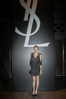 Lily Donaldson CELEBRITES : Paris Fashion Week - Ankunft zur Modenschau von Yves saint Laurent - Paris - 05 10 2015 PhilippeSTERC Panoramic 