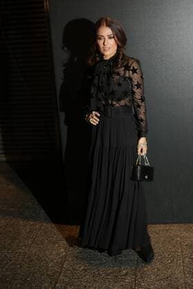 Salma Hayek CELEBRITES : Paris Fashion Week - Ankunft zur Modenschau von Yves saint Laurent - Paris - 05 10 2015 PhilippeSTERC Panoramic 