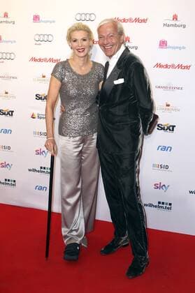 Jo Groebel mit Gattin Grit Weiss bei der Verleihung des Deutschen Sportjournalistenpreises 2015 im Hotel Grand Elysee. Hamburg, 05.10.2015 Foto:xgbrcix xFuturexImage