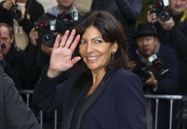 Bürgermeisterin Anne Hidalgo - Paris Fashion Week, Modenschau Chanel - Paris, Frankreich - 06 10 2015 GwendolineLeGoff Panoramic 