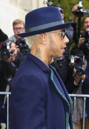 Lewis Hamilton - Paris Fashion Week, Modenschau Chanel - Paris, Frankreich - 06 10 2015 GwendolineLeGoff Panoramic 