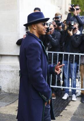 Lewis Hamilton - Paris Fashion Week, Modenschau Chanel - Paris, Frankreich - 06 10 2015 GwendolineLeGoff Panoramic 